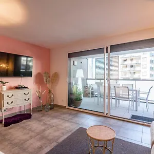 https://spacious-apartment-with-terrace-and-parking-close-to.hotels-rhonealpes.com