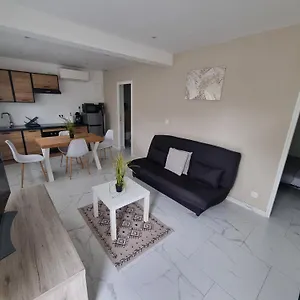Appartement Maison Independante Avec Clim Dysney Roissy Parc Des Expositions, Mitry-Mory